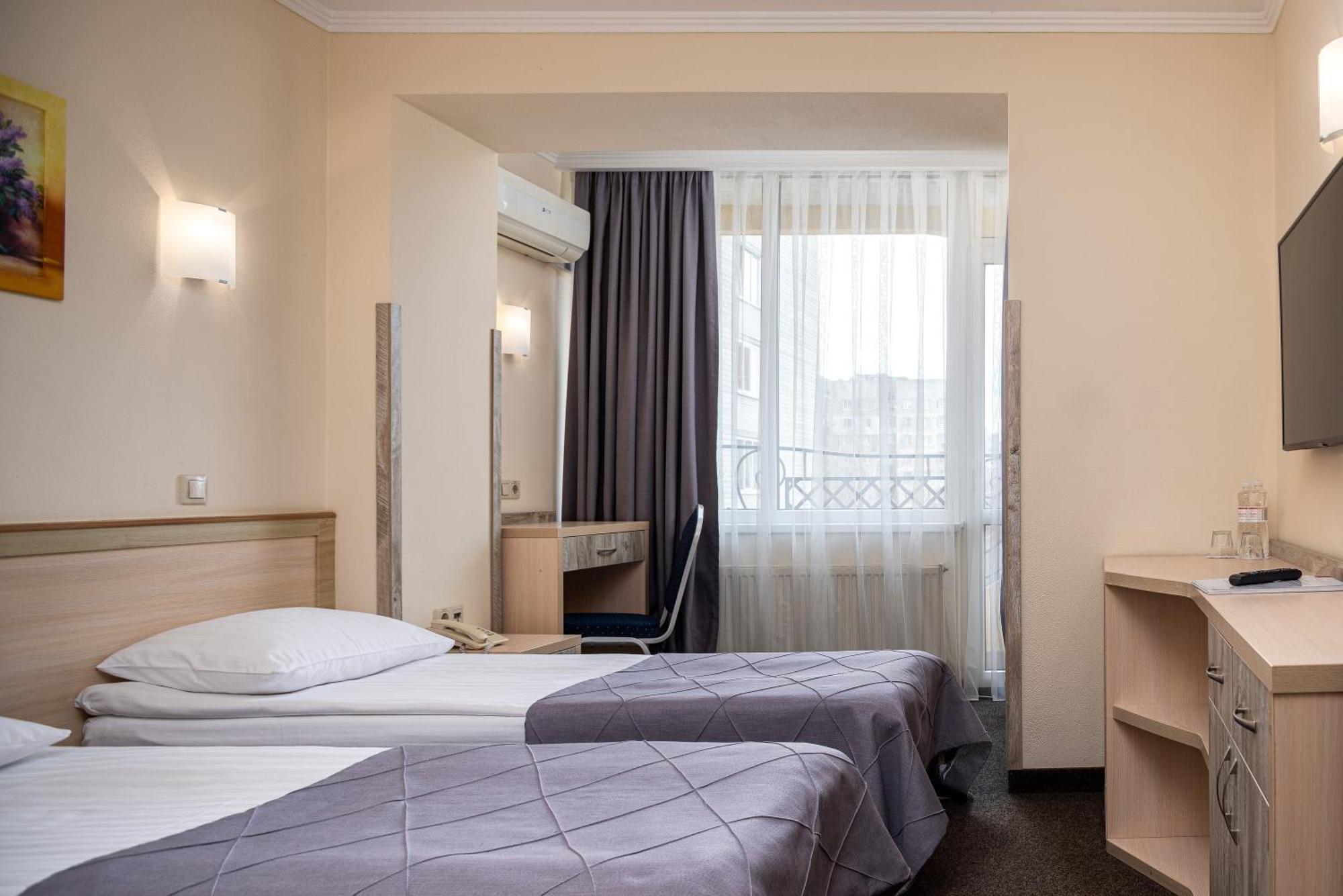 Sonata Hotel & Restaurant "Готель Соната" Lviv Quarto foto
